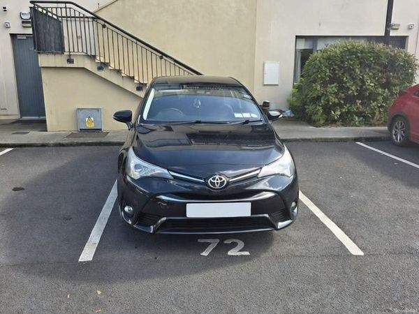 Toyota Avensis Saloon, Diesel, 2017, Grey