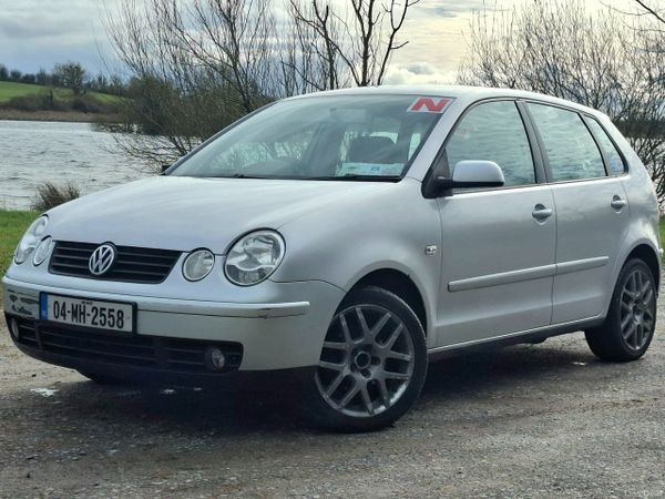 Volkswagen Polo Hatchback, Petrol, 2004, Silver