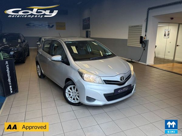 Toyota Yaris Hatchback, Petrol, 2014, Silver