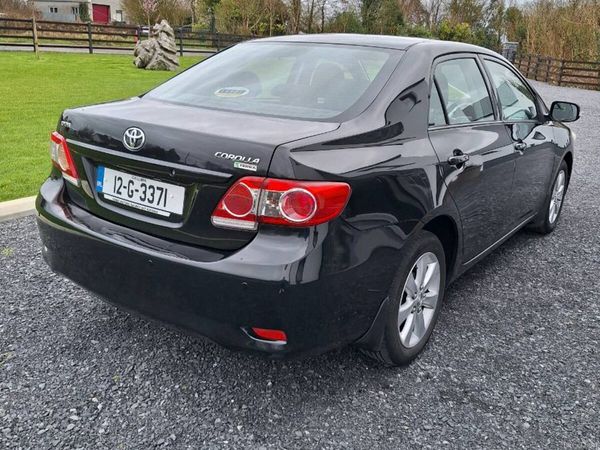 Toyota Corolla Saloon, Diesel, 2012, Black