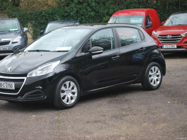 Peugeot 208 Hatchback, Petrol, 2016, Black