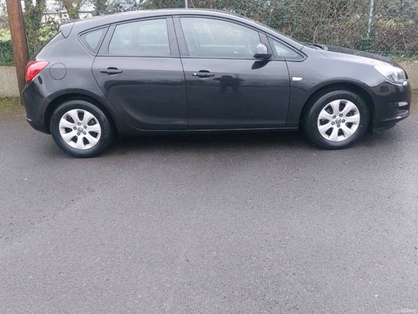 Vauxhall Astra Hatchback, Diesel, 2015, Black