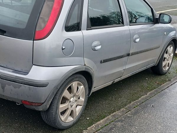 Opel Corsa Hatchback, Petrol, 2005, Silver