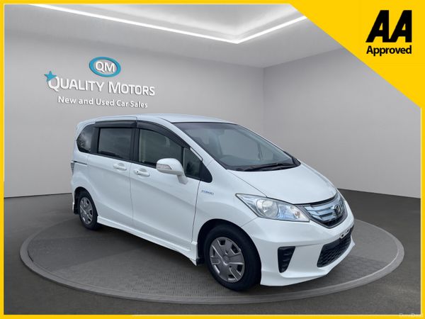 Honda Freed MPV, Petrol Hybrid, 2013, White