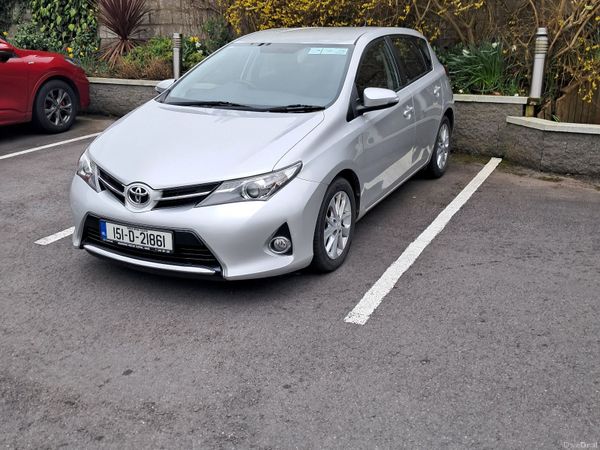 Toyota Auris Hatchback, Diesel, 2015, Silver