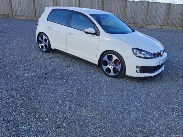Volkswagen Golf Hatchback, Petrol, 2011, White