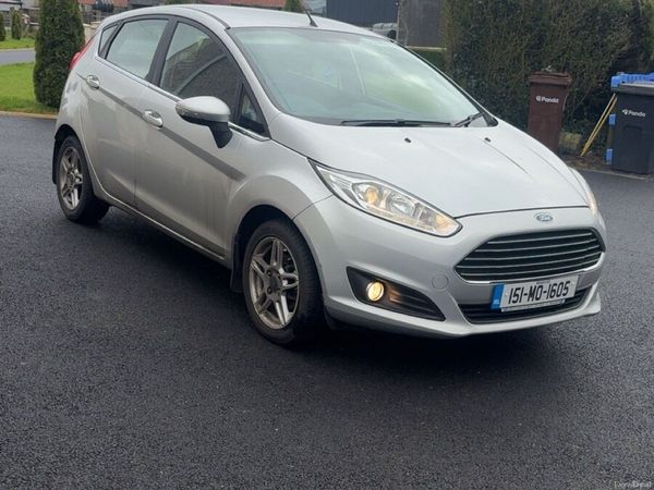 Ford Fiesta Hatchback, Petrol, 2015, Silver