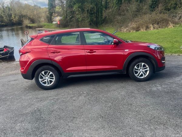 Hyundai Tucson SUV, Diesel, 2017, Red