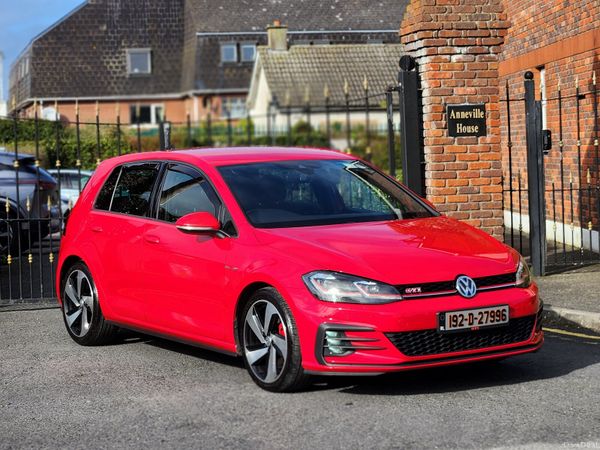 Volkswagen Golf Hatchback, Petrol, 2019, Red