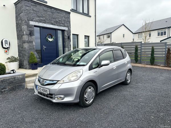 Honda Fit Hatchback, Petrol Hybrid, 2013, Silver