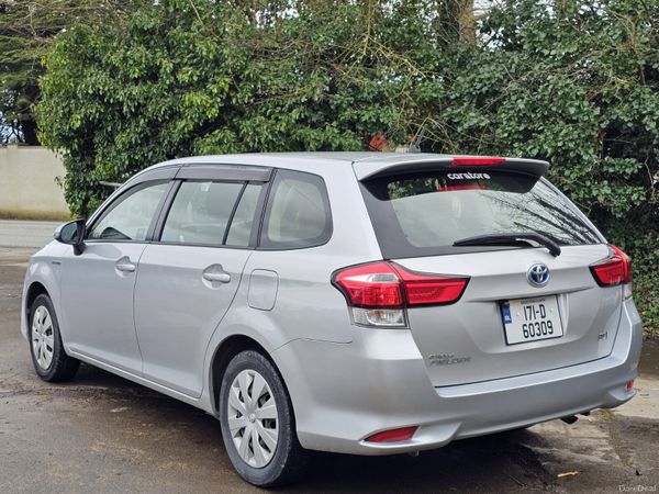 Toyota Corolla Estate, Petrol Hybrid, 2017, Silver