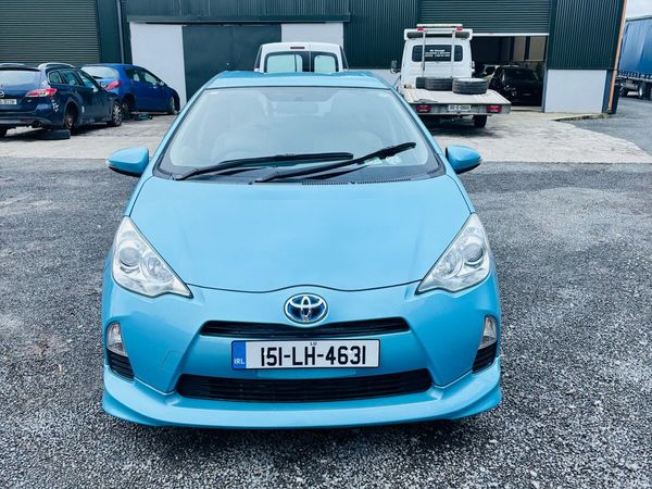 Toyota Aqua Hatchback, Petrol Hybrid, 2016, White
