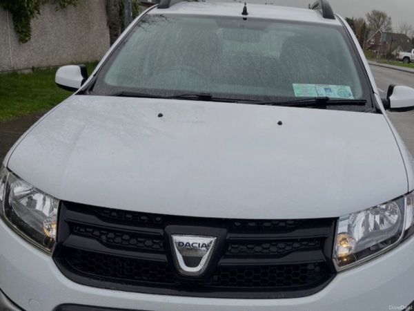 Dacia Sandero Stepway Hatchback, Diesel, 2015, White