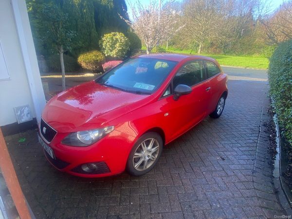 SEAT Ibiza Hatchback, Petrol, 2010, Red
