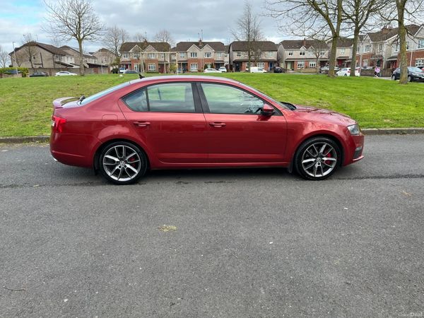 Skoda Octavia Hatchback, Diesel, 2014, Red