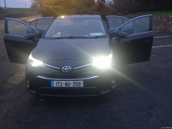 Toyota Avensis Saloon, Diesel, 2017, Black