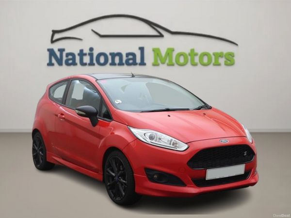 Ford Fiesta Hatchback, Petrol, 2015, Red