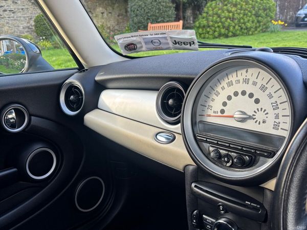 Mini Cooper Hatchback, Petrol, 2011, White