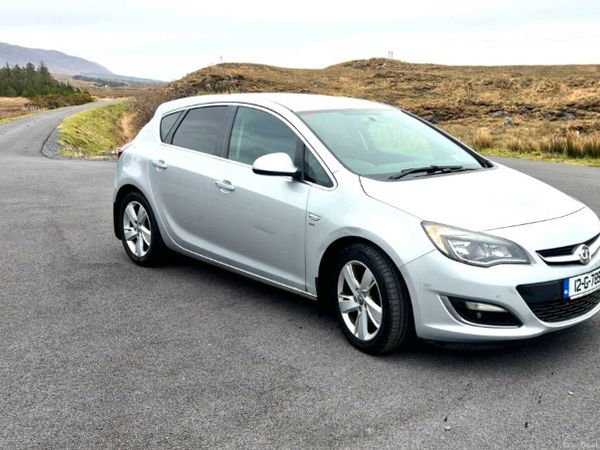 Vauxhall Astra Hatchback, Diesel, 2012, Silver