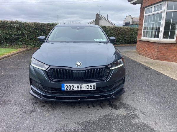 Skoda Octavia Saloon, Diesel, 2020, Grey