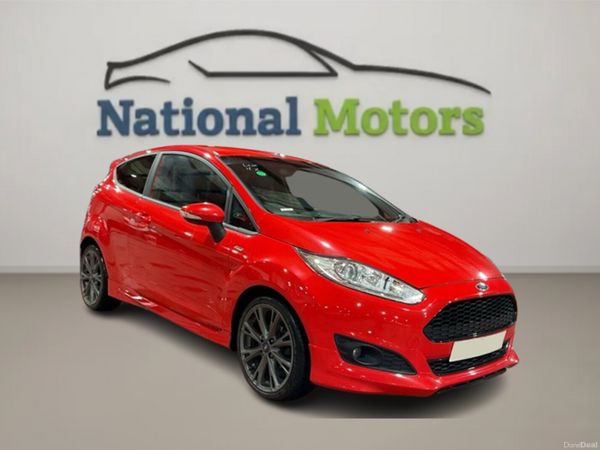 Ford Fiesta Hatchback, Petrol, 2017, Red