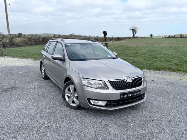 Skoda Octavia Estate, Diesel, 2014, Beige