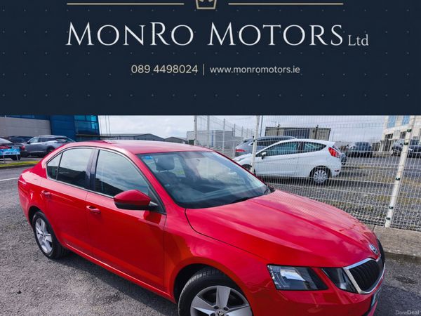 Skoda Octavia Saloon, Diesel, 2018, Red