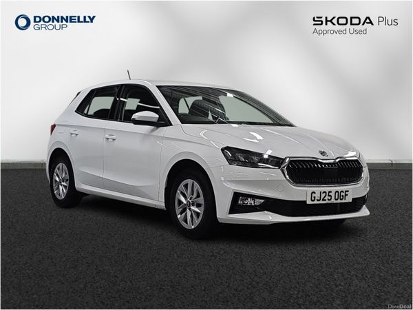 Skoda Fabia Hatchback, Petrol, 2025, White