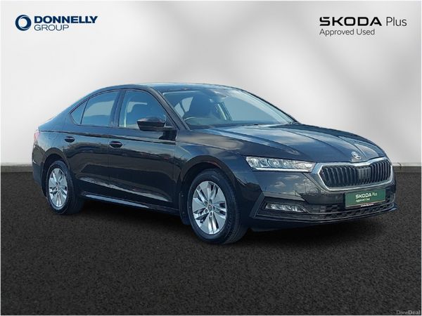 Skoda Octavia Hatchback, Petrol, 2022, Black