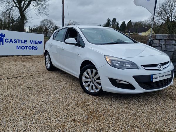Vauxhall Astra Hatchback, Diesel, 2015, White