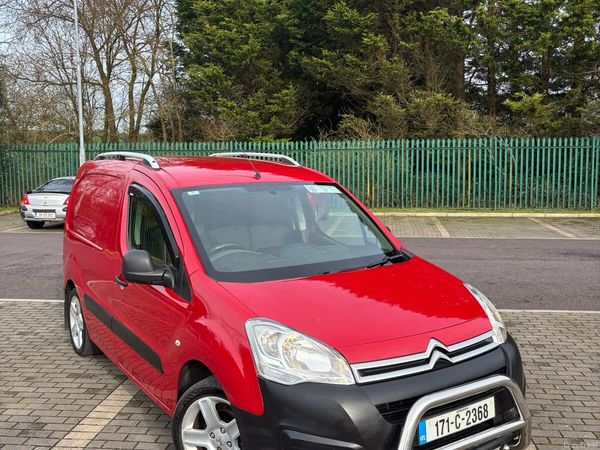 Opel Mokka SUV, Diesel, 2017, Red