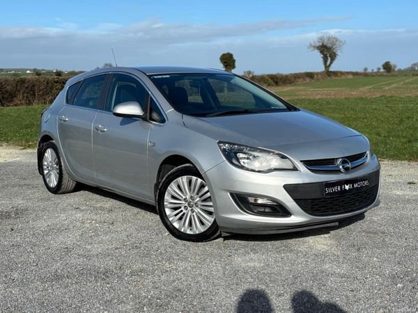 Opel Astra Hatchback, Petrol, 2015, Silver
