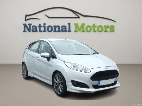 Ford Fiesta Hatchback, Petrol, 2017, Silver