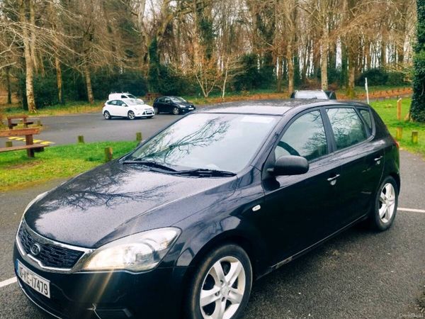 Kia Ceed Hatchback, Diesel, 2010, Black
