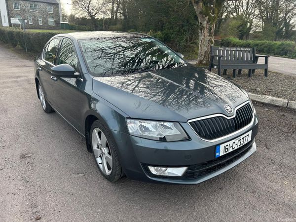 Skoda Octavia Saloon, Diesel, 2016, Grey