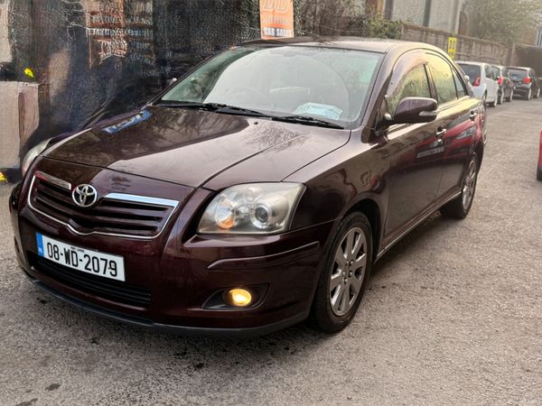 Toyota Avensis Saloon, Petrol, 2008, Red