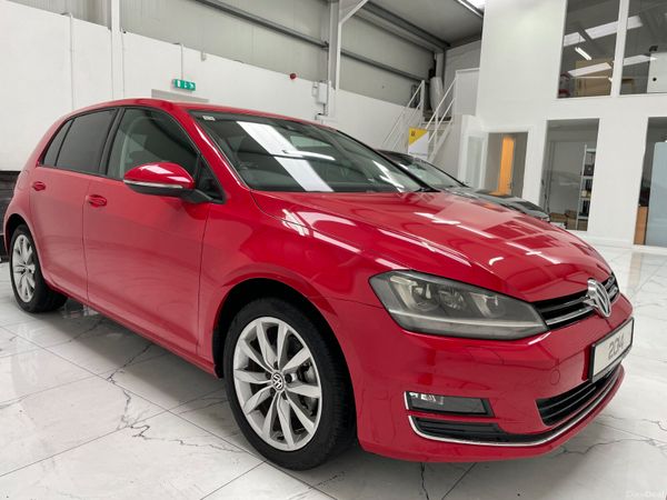 Volkswagen Golf Hatchback, Petrol, 2014, Red