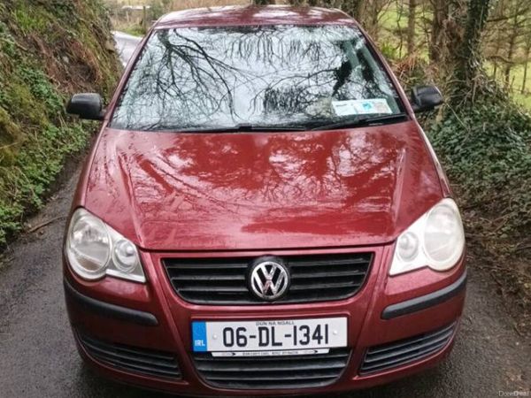 Volkswagen Polo Hatchback, Petrol, 2006, Red