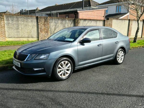Skoda Octavia Saloon, Diesel, 2018, Grey