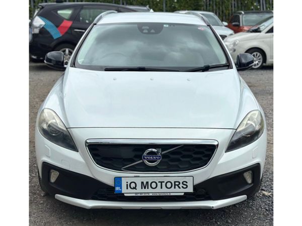 Volvo V40 Hatchback, Diesel, 2015, White