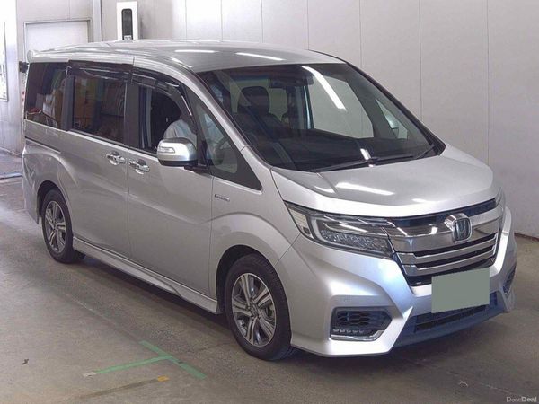 Honda Stepwagon MPV, Petrol Hybrid, 2019, Silver