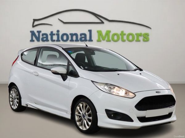 Ford Fiesta Hatchback, Petrol, 2015, White