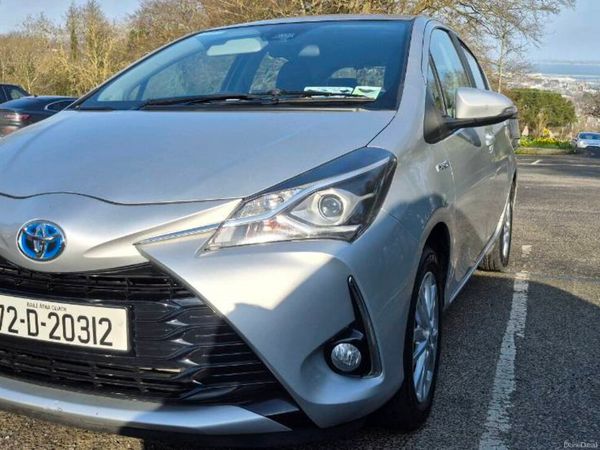 Toyota Yaris Hatchback, Petrol Hybrid, 2017, Grey