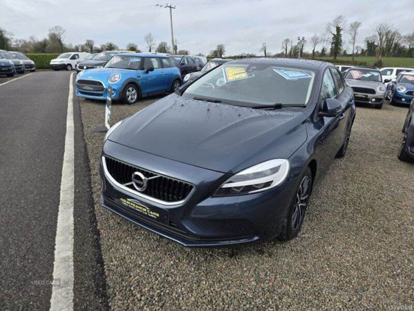 Volvo V40 Hatchback, Petrol, 2018, Blue