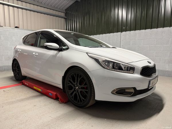 Kia Ceed Hatchback, Diesel, 2014, White