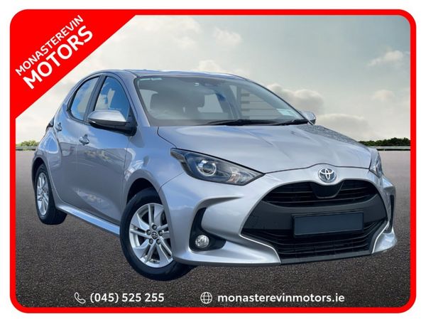 Toyota Yaris Hatchback, Petrol Hybrid, 2023, Grey