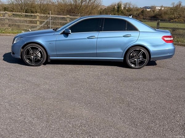 Mercedes-Benz E-Class Saloon, Diesel, 2010, Blue
