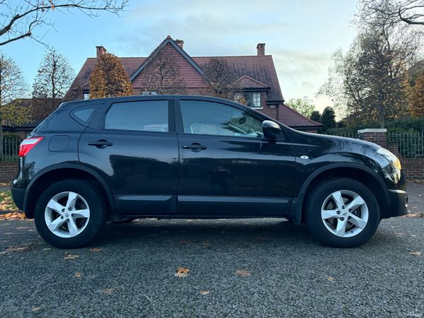 Nissan Qashqai Hatchback, Petrol, 2011, Black