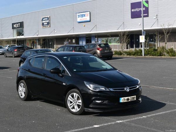 Vauxhall Astra Hatchback, Diesel, 2017, Black