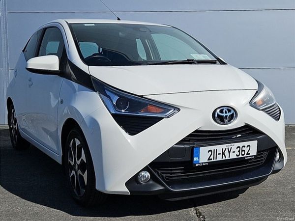 Toyota Aygo Hatchback, Petrol, 2021, White